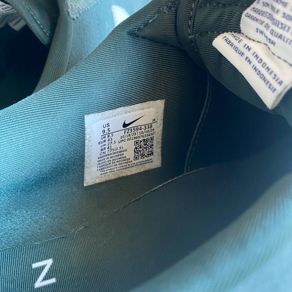 Nike Men's Teal and White Sneakers - Picture 6 of 7